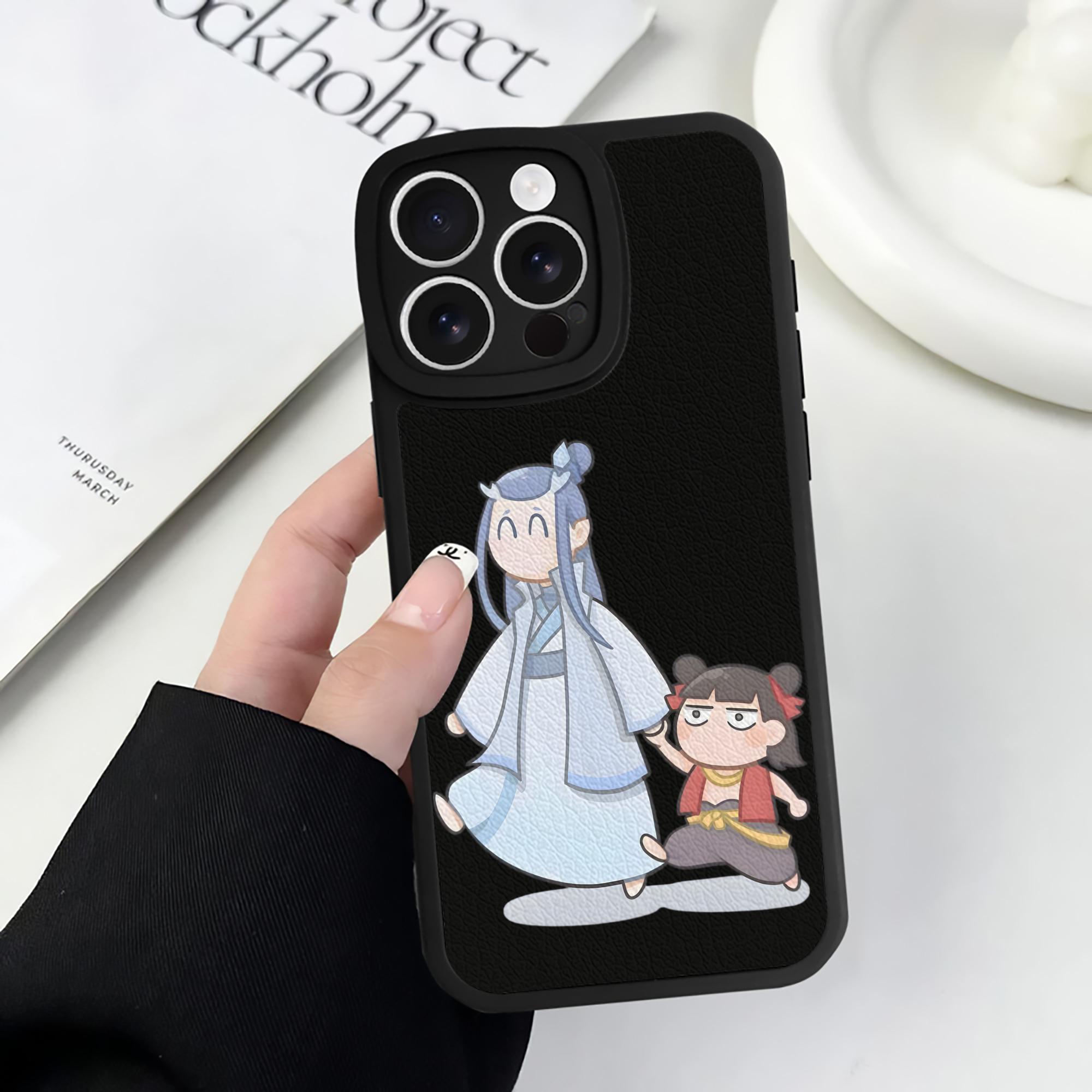 （画像用） Ne Zha 2 ナタ 魔童の大暴れ 【iPhone 16シリーズ対応】シリコンスマホケース（レザー調） 材質：シリコン